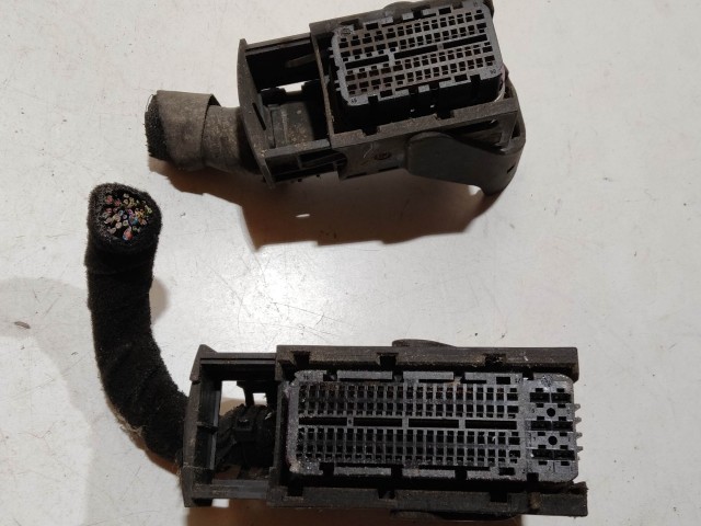 208234 Fiat Grande Punto 1,3 16v Diesel 75Le Euro 4 motorvezérlő elektromos csatlakozó 51843363