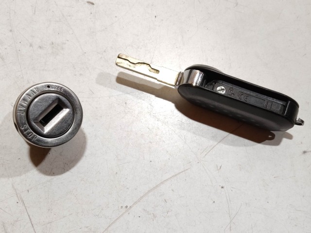 208242 Fiat Grande Punto 1,3 16v Diesel 75Le Euro 5 motorvezérlő 51892322 , 51869040