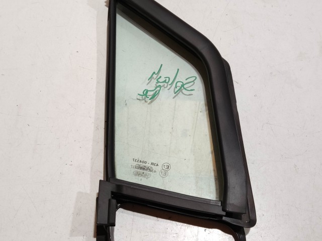 Suzuki SPLASH 2008-2014 bal első fix üveg