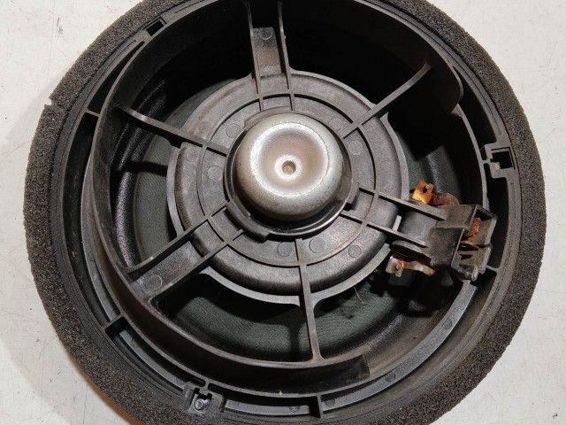 208250 Suzuki SPLASH, Opel Agila 2008-2014 jobb első hangszóró 39102-51K10