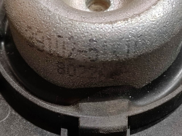 208250 Suzuki SPLASH, Opel Agila 2008-2014 jobb első hangszóró 39102-51K10