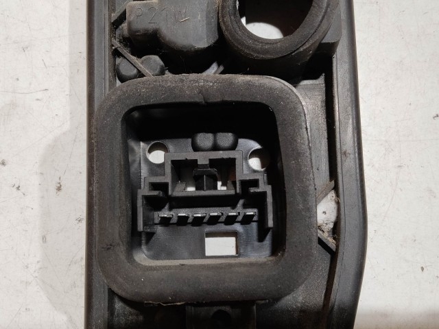 208254 Fiat Doblo 2005-2009 bal hátsó Izzó foglalat 51755145