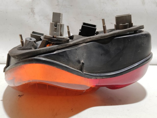 208258 Fiat Multipla 1998-2003 bal hátsó lámpa, a képen látható sérüléssel