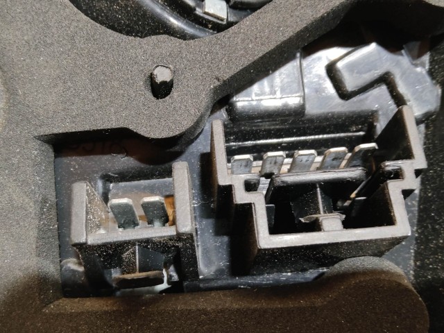 208258 Fiat Multipla 1998-2003 bal hátsó lámpa, a képen látható sérüléssel