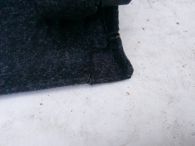 210961 Fiat Grande Punto  2005-2009 kalaptartó, a képen látható sérüléssel