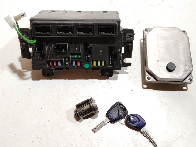 Fiat Panda II. 2003-2012 1,2 8v Benzin 4x4 motorvezérlő szett 51758235 ,  51759683