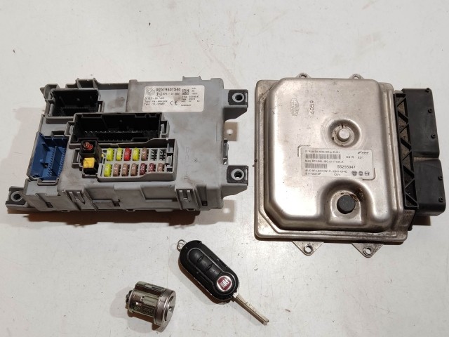 Fiat Grande Punto 1,3 16v Diesel 85Le Euro 5+ motorvezérlő szett 55255947 , 51963154