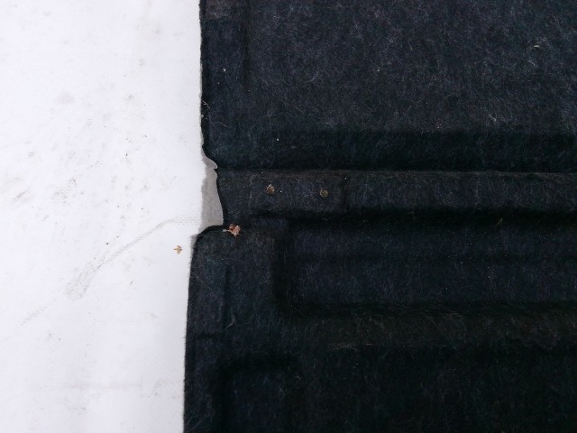 210948 Renault Scenic II. 2003-2009 kalaptartó, a képen látható sérüléssel