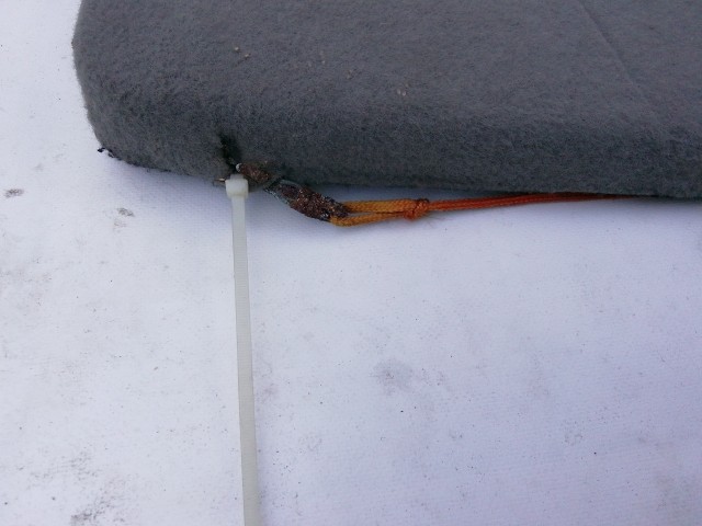 210948 Renault Scenic II. 2003-2009 kalaptartó, a képen látható sérüléssel