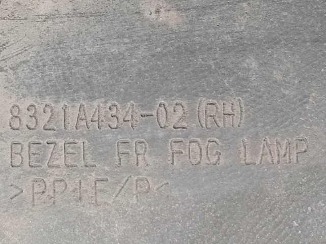 Citroen C4 Aircross 2012-2017 jobb első ködlámpa keret