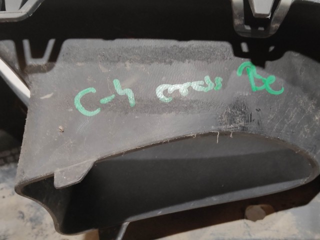 Citroen C4 Aircross 2012-2017 bal első ködlámpa keret