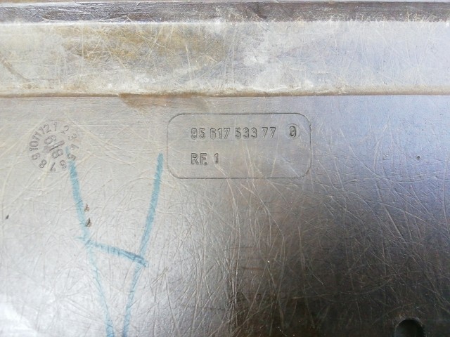 211000 Citroen AX 1991-1998 kalaptartó 9561753377