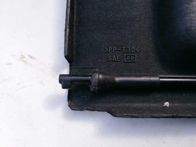 210998 Toyota Celica T200 kalaptartó, a képen látható sérüléssel