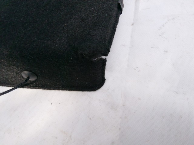 210992 Fiat Panda III. 2012-2024 kalaptartó, a képen látható sérüléssel