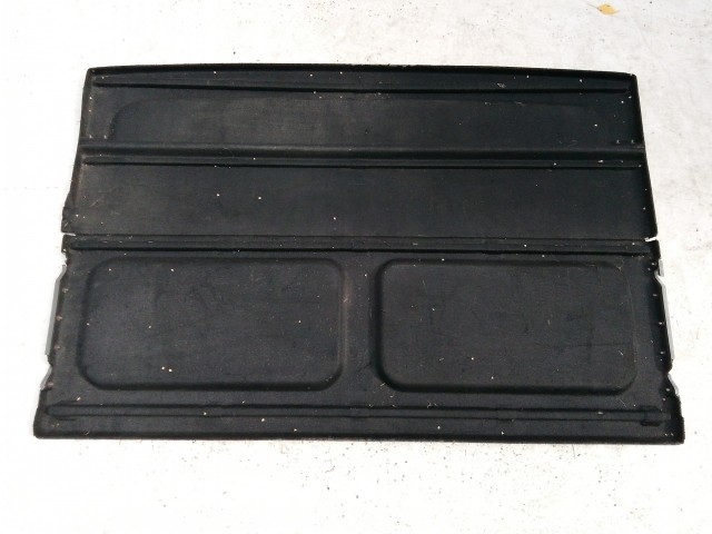 210991 Land Rover Range Rover P38 1994-2001 kalaptartó, a képen látható sérüléssel