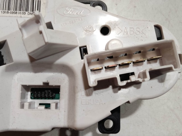 Ford Fiesta 2008-2017 2008-2017 Fűtés- és közép kapcsolók használt  manual