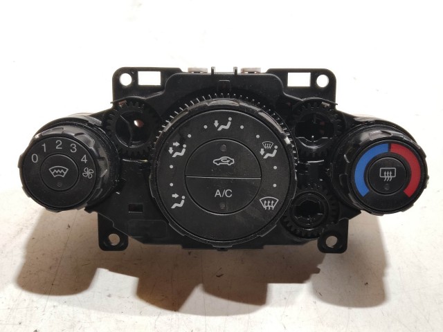 Ford Fiesta 2008-2017 2008-2017 Fűtés- és közép kapcsolók használt  manual