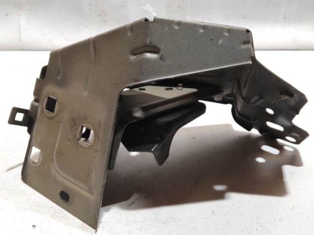 208423 Alfa Romeo Giulietta jobb első sárvédő tartó 50509660