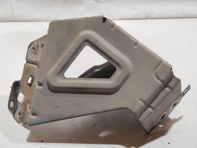 208423 Alfa Romeo Giulietta jobb első sárvédő tartó 50509660