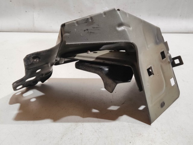 208424 Alfa Romeo Giulietta bal első sárvédő tartó 50509662