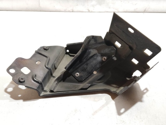 208424 Alfa Romeo Giulietta bal első sárvédő tartó 50509662