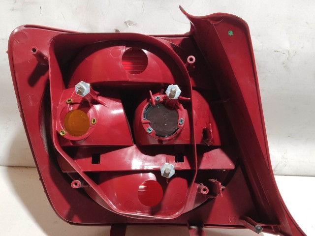 208444 Fiat Stilo 2003-2007 5 ajtós, jobb hátsó lámpa 51735221 Izzó foglalat nélkül!!!!