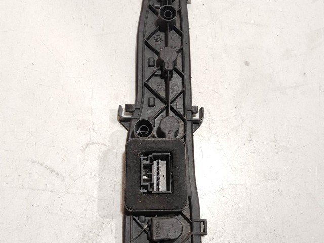 208447 Fiat Fiorino , Qubo, Citroen Nemo, Peugeot Bipper bal hátsó lámpa Izzó foglalat 1358250080