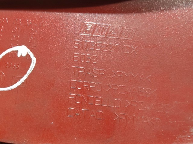 208453 Fiat Stilo 2003-2007 5 ajtós, jobb hátsó lámpa 51735221 Izzó foglalat nélkül!!!!