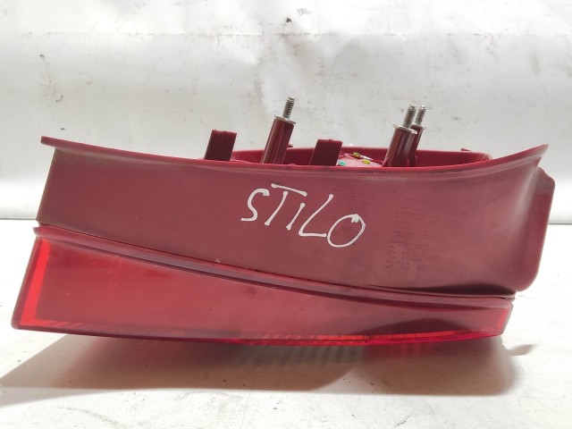 208453 Fiat Stilo 2003-2007 5 ajtós, jobb hátsó lámpa 51735221 Izzó foglalat nélkül!!!!