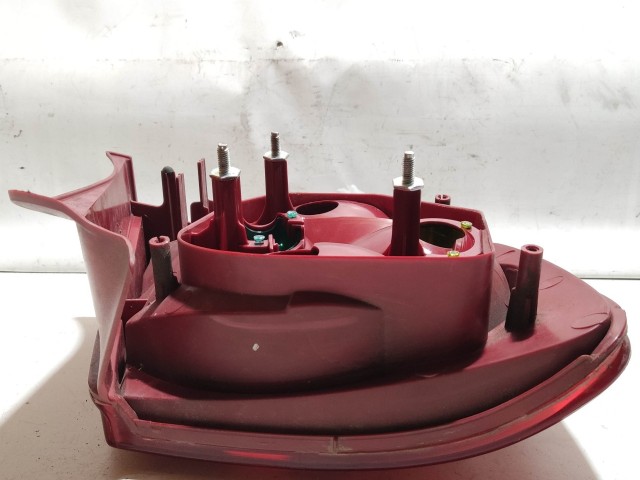 208453 Fiat Stilo 2003-2007 5 ajtós, jobb hátsó lámpa 51735221 Izzó foglalat nélkül!!!!