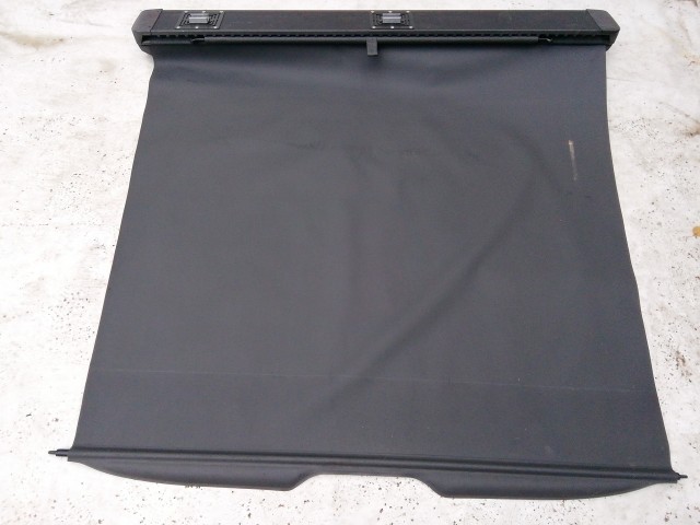 210975 Mercedes Benz E-Class W210 1995-2002 kalaptartó (csomagtér roló) a képen látható sérüléssel