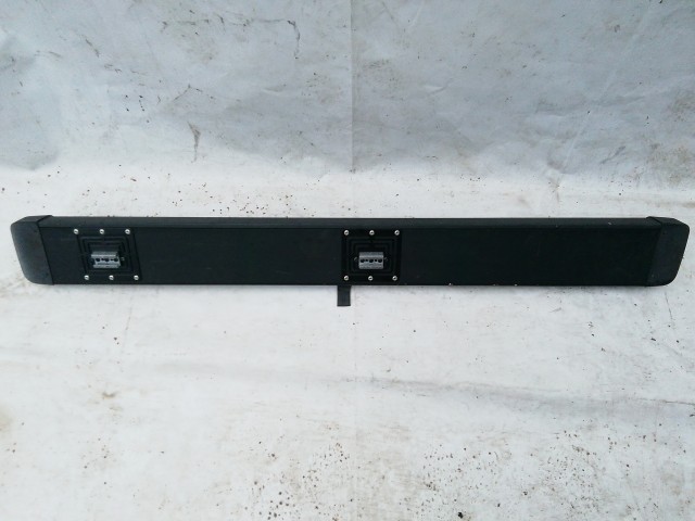 210975 Mercedes Benz E-Class W210 1995-2002 kalaptartó (csomagtér roló) a képen látható sérüléssel