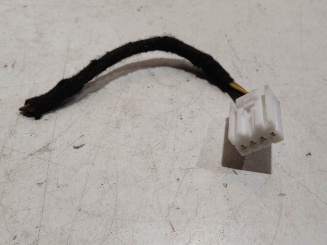 208484 Alfa Romeo Giulietta 2010-2020 bal hátsó belső lámpa, elektromos csatlakozó