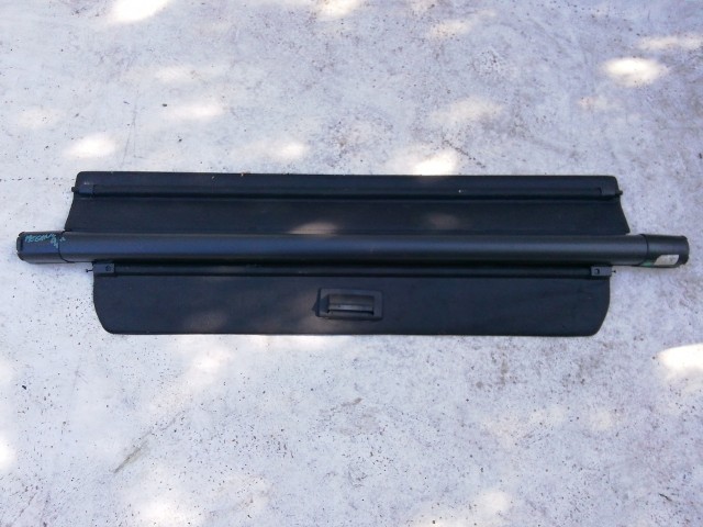 211037 Renault Megane II. 2002-2008 kalaptartó (csomagtér roló), a képen látható sérüléssel