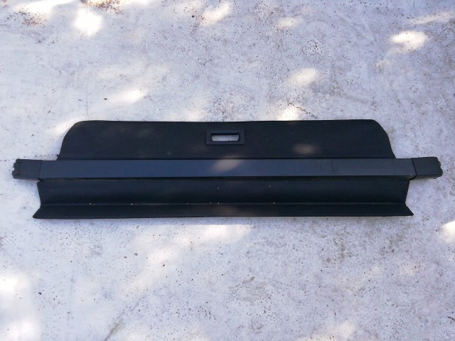 211037 Renault Megane II. 2002-2008 kalaptartó (csomagtér roló), a képen látható sérüléssel