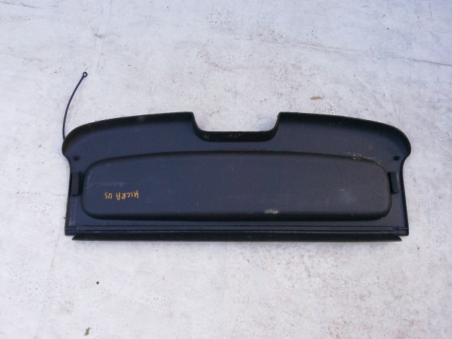 211076 Nissan Micra K11 1992-2003 kalaptartó a képen látható repedéssel!