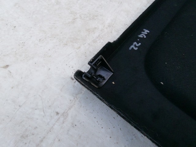 211073 MG ZS 2017-2024 kalaptartó egy támasztó gumibak hiányzik!