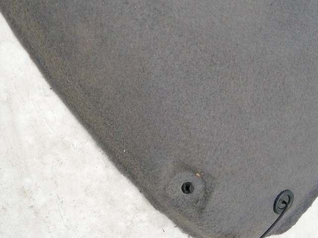 211067 Ford Fiesta 1995-2002 kalaptartó, a képen látható állapotban