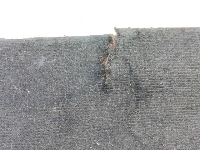 175955 Fiat Bravo 2007-2014, Lancia Delta 2008-2014 motorháztető szigetelés, a képen látható sérülésekkel