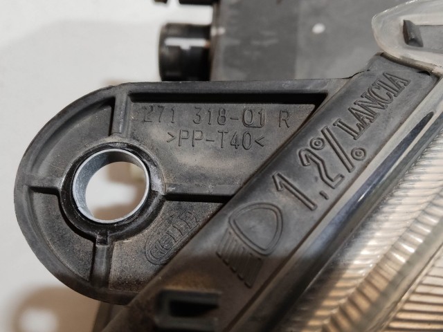 208601 Lancia Ypsilon II. 2007-2011 jobb első fényszóró