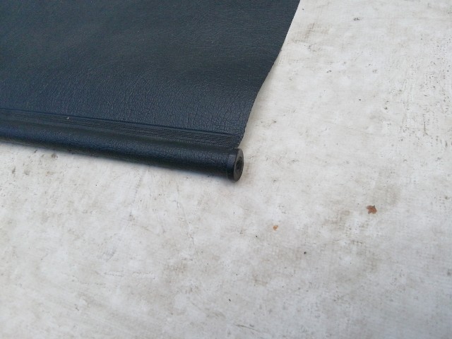 211060 Jeep Compass (MK49) 2006-2017 kalaptartó, a képen látható egy beakasztó pötök töréssel