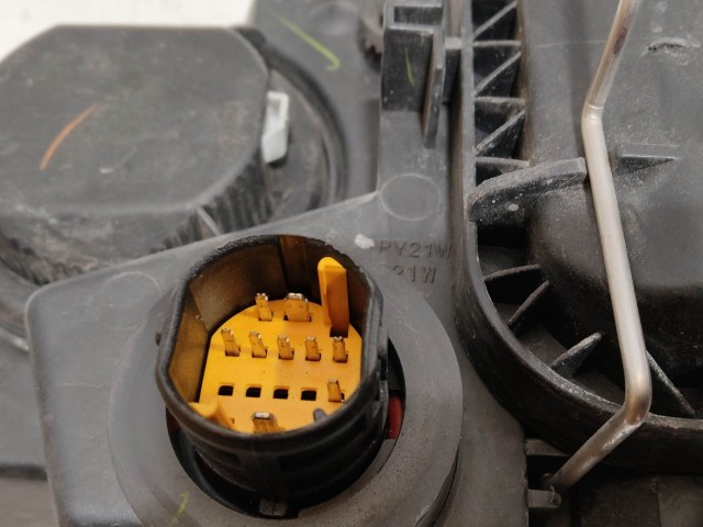 208604 Fiat Multipla 2003-2010, Fiat Idea jobb első fényszóró 51780719 (utángyártott)