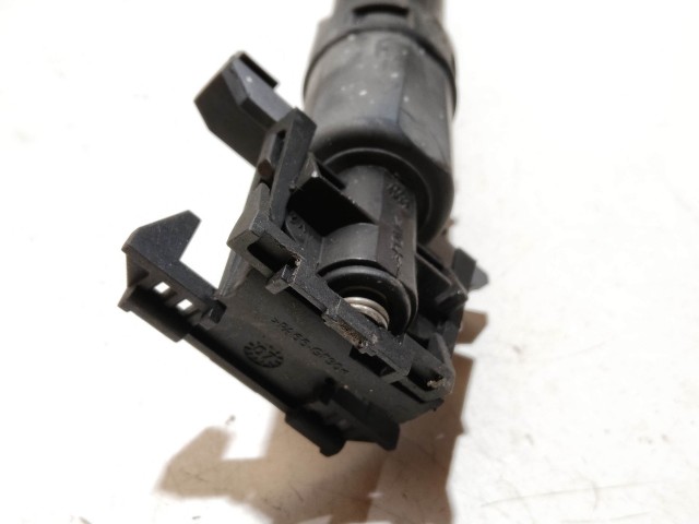 Fényszórómosó fúvóka