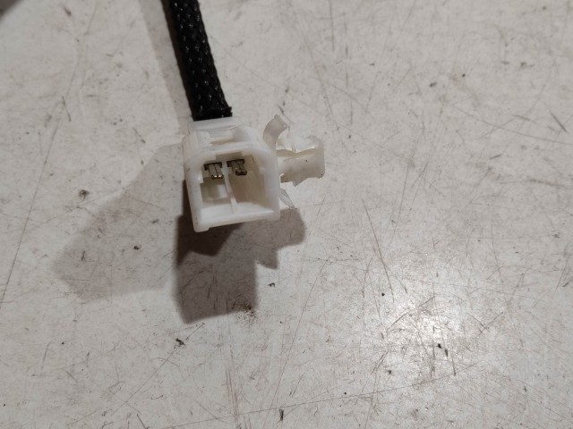 208645 Alfa Romeo Giulietta 2010-2016 nyomógombos csomagtérajtó embléma, a képen látható állapotban