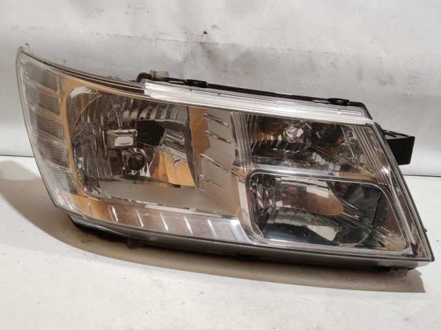 162454 Fiat Freemont 2011-2015 jobb első fényszóró, magasság állító motor nélkűl!!