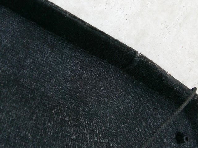 211054 Fiat Grande Punto 2005-2009 kalaptartó, a képen látható sérüléssel