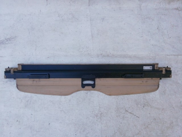 211093 BMW 5 E39 1996-2003 kalaptartó (csomagtér roló), a képen látható sérüléssel