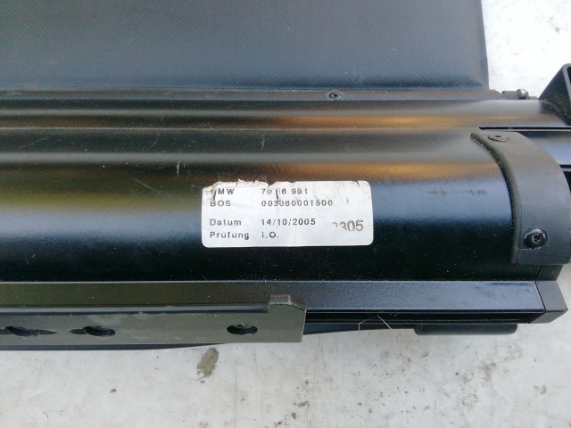 211089 BMW 5 E60 2003-2010 kalaptartó (csomagtér roló)
