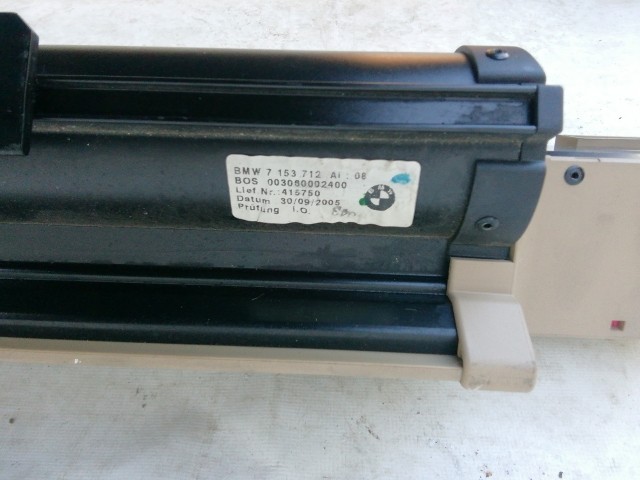 211088 BMW E91 2005-2011 kalaptartó (csomagtér roló)