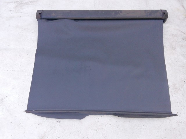 211085 Mercedes Benz E-Class W210 1995-2002 kalaptartó (csomagtér roló), a képen látható sérüléssel